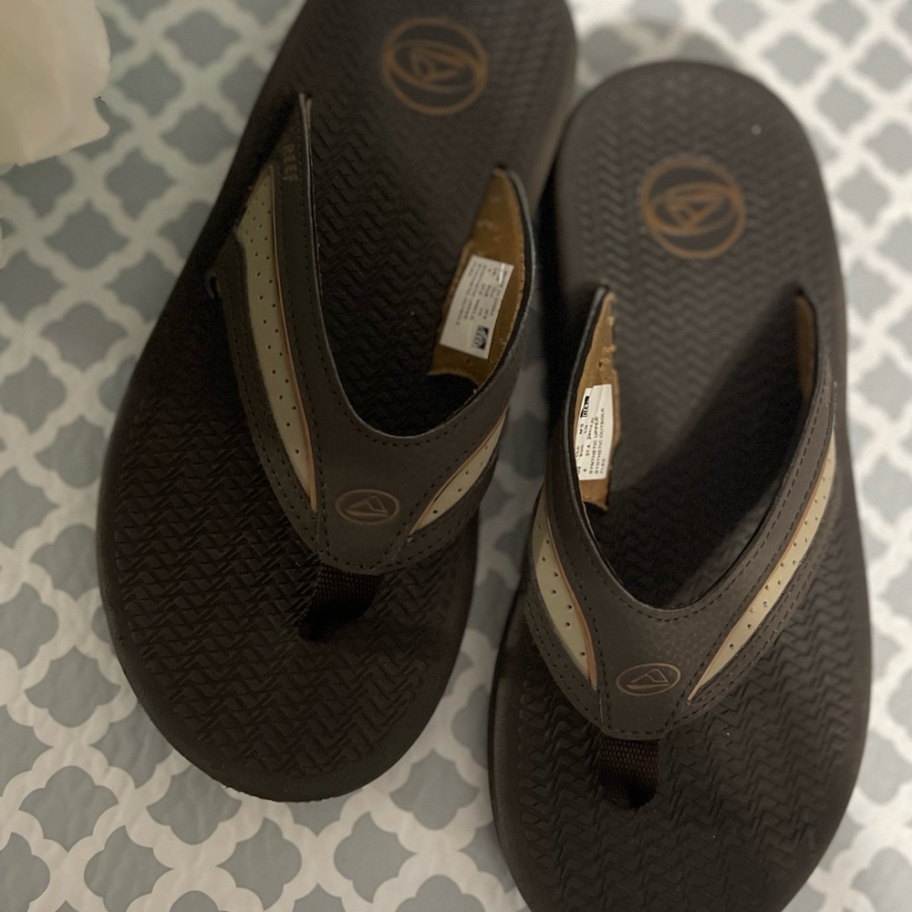 REEF Leather Sandals boys size 6 youth